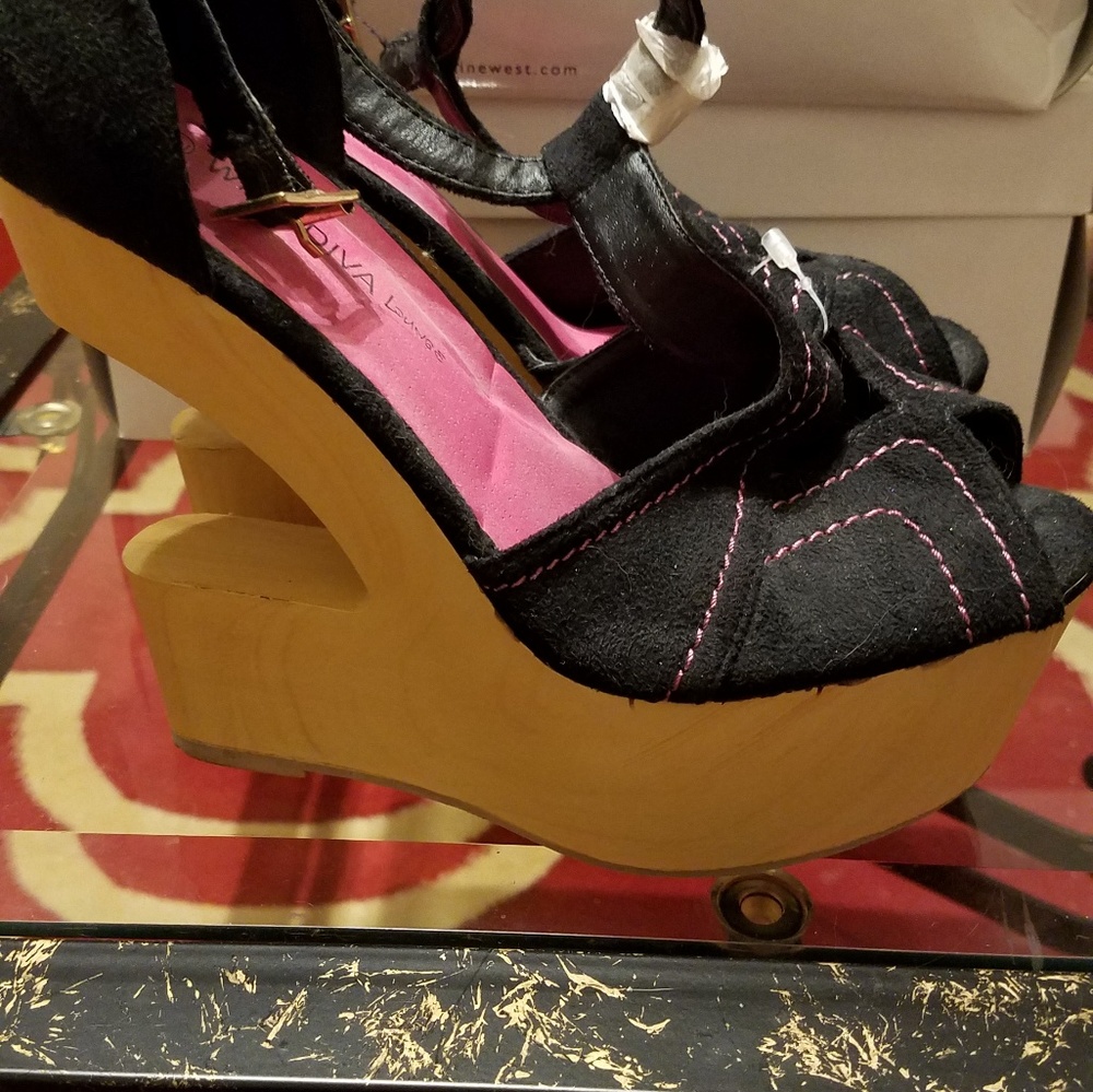 Wild diva wedge